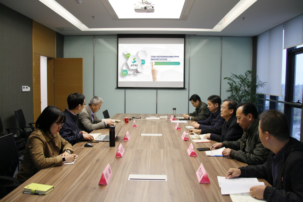 武汉纺织大学来访，拓展院校合作